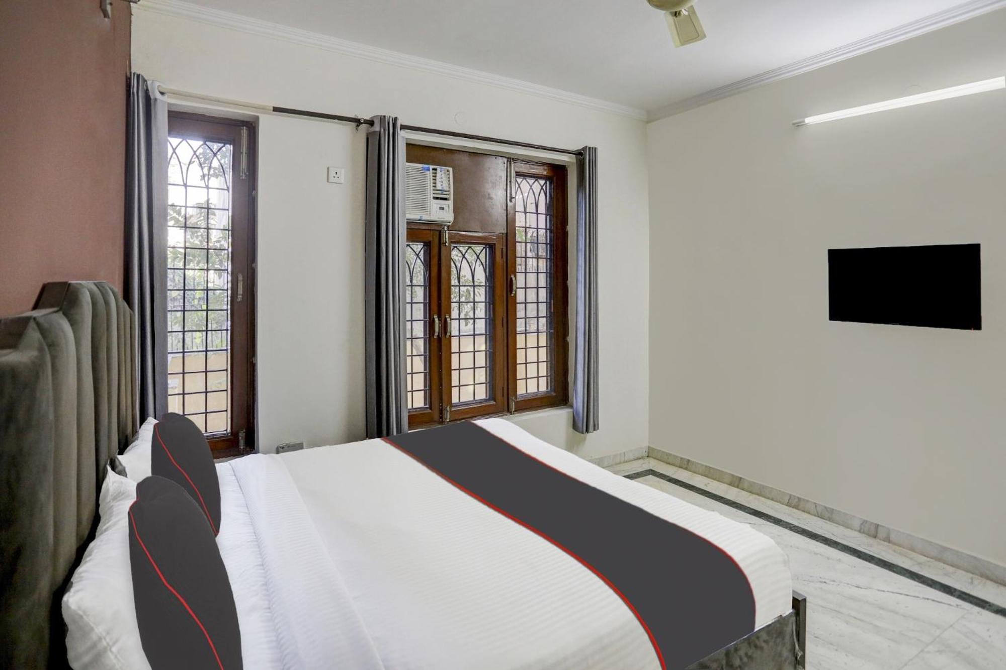 Super Capital O Uk House Residency Hotel Gurgaon Buitenkant foto