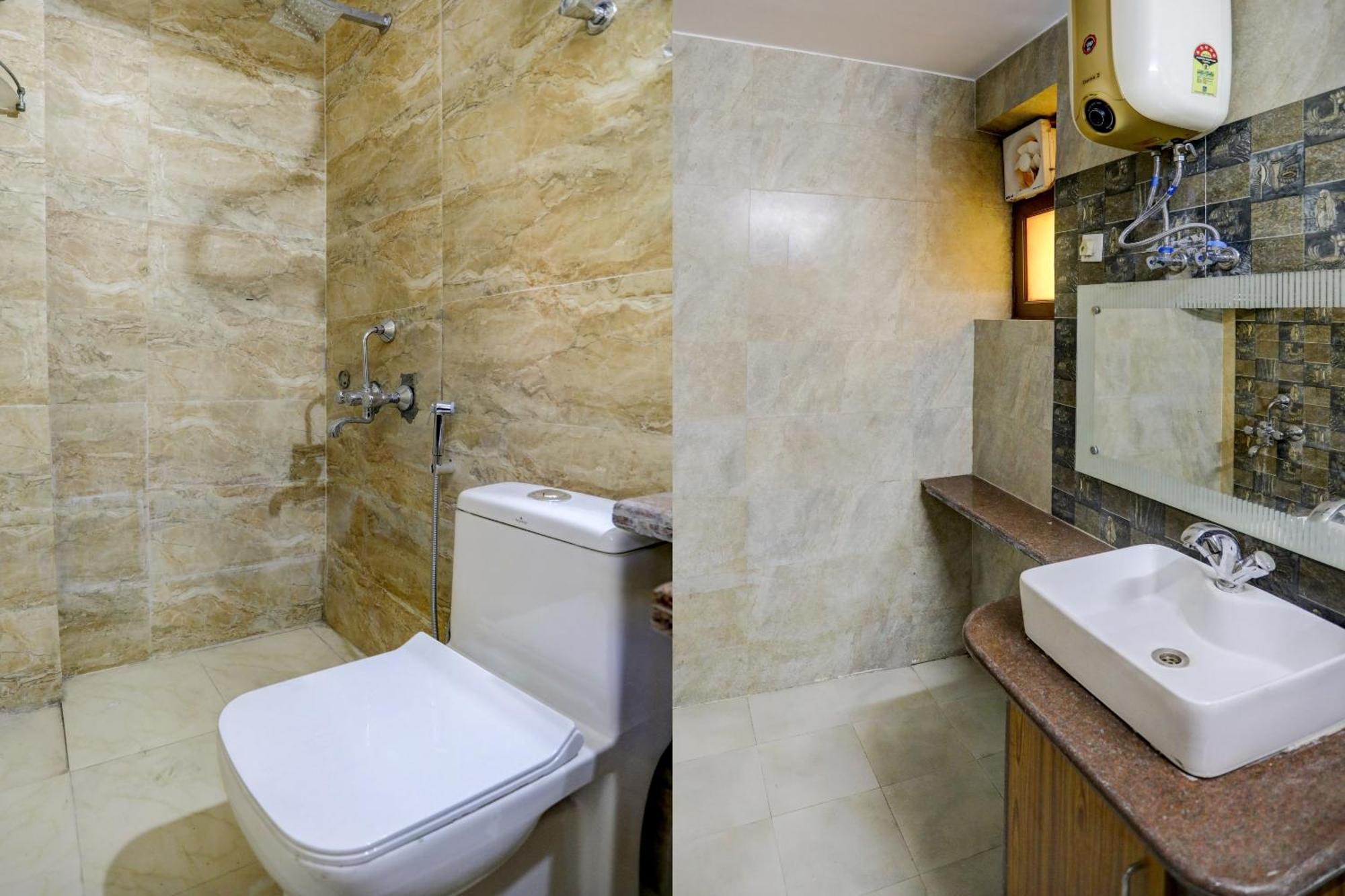 Super Capital O Uk House Residency Hotel Gurgaon Buitenkant foto
