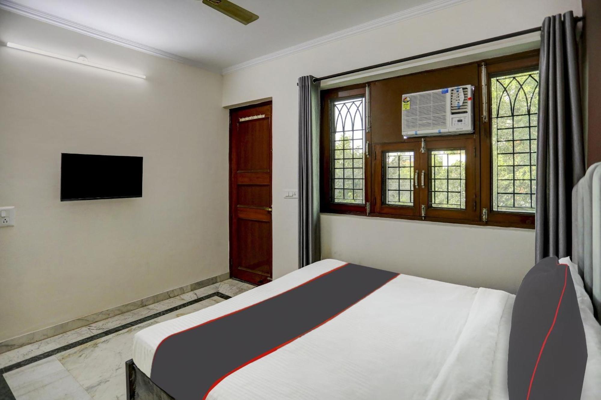 Super Capital O Uk House Residency Hotel Gurgaon Buitenkant foto