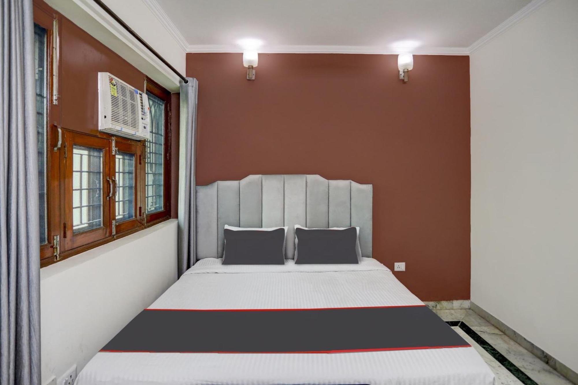 Super Capital O Uk House Residency Hotel Gurgaon Buitenkant foto